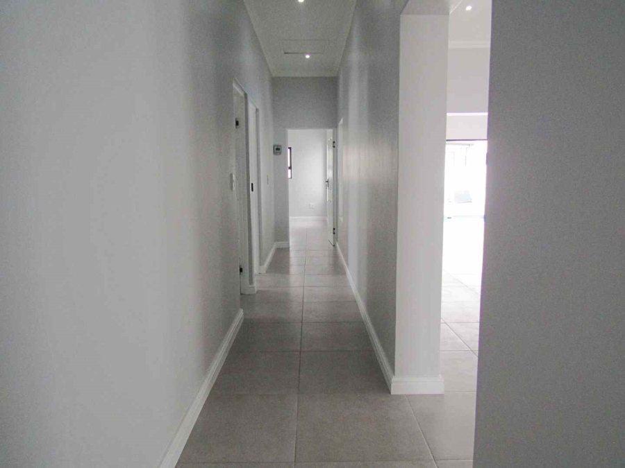 3 Bedroom Property for Sale in Sandy Point Western Cape